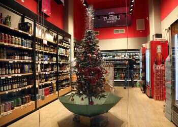 Students blast Tel Aviv University plans to host Christmas market