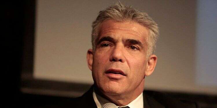 Foreign Minister Yair Lapid
Top PA official says meeting with Lapid 'positive'