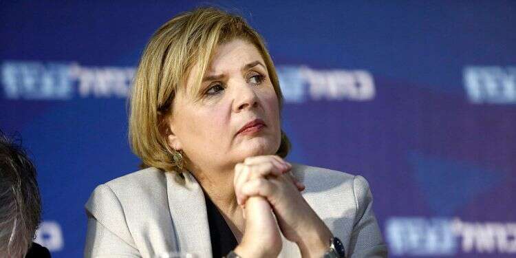 Economy minister urges business to allow remote work amid COVID surge