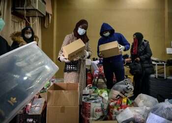 Following deadly NY fire, Orthodox Jews offer residents food, compassion