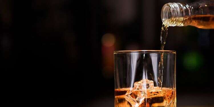 Israelis in quarantine seek comfort in alcohol, smoking