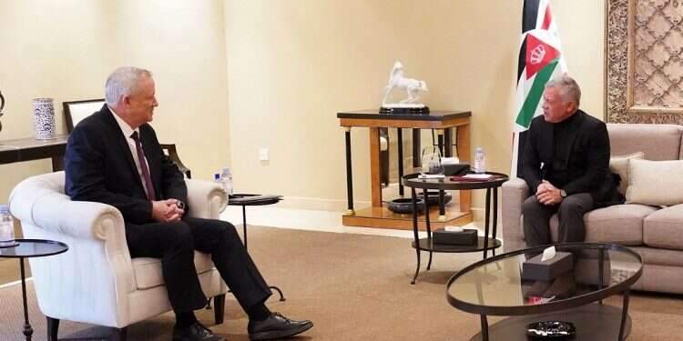 Gantz meets Jordanian king, stresses importance of close ties
