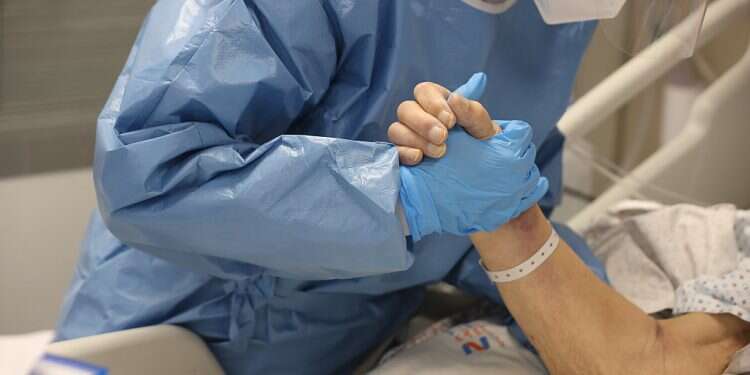 More Israelis contracted COVID in January than throughout 2021