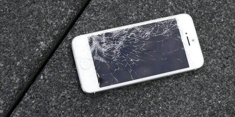 Cracked smartphone screens might soon repair themselves thanks to Israeli discovery