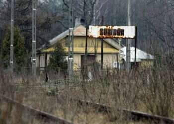 'Shema Yisrael' pendants found at Sobibor death camp digs