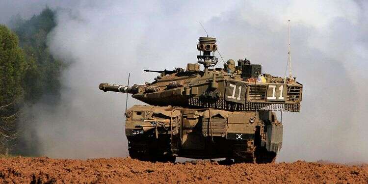 IDF forces fire warning shots at suspects on Syrian border