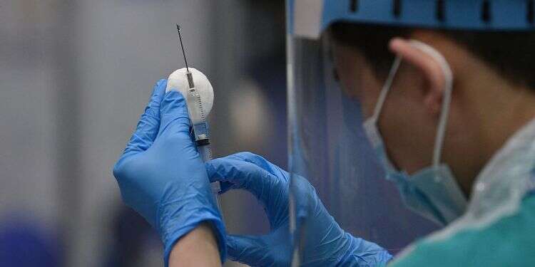 The new US study is enrolling up to 1,420 healthy adults, ages 18 to 55 Pfizer begins study of Omicron-specific COVID shots