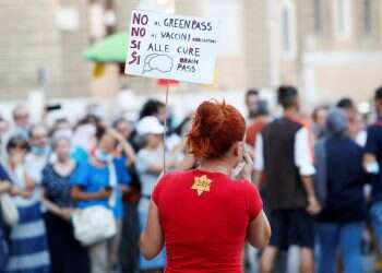 'COVID protesters who liken their 'pain' to Holocaust victims fuel antisemitism'