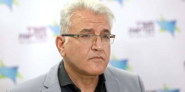 Coronavirus Commissioner Salman Zarka Omicron subsiding, but wave not over, COVID chief warns