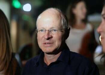 Noam Schalit, father of captive Israeli soldier, dies at 68