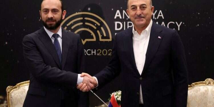 Armenian Foreign Ministe Ararat Mirzoyan and Turkish FM Mevlut Cavusoglu in Antalya, March 12, 2022 Armenia 'ready' to establish diplomatic ties with Turkey