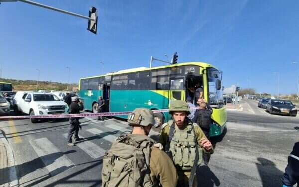 Israeli wounded in stabbing attack in Samaria, terrorist neutralized