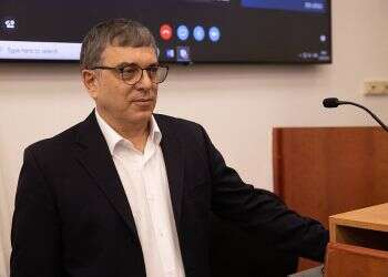 Onetime top aide testifies against Netanyahu in graft trial