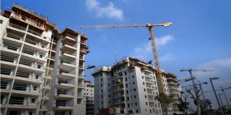 Israelis desperate for new apartments, and are willing to pay