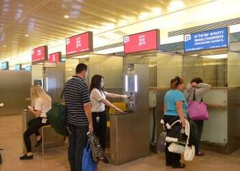 Interior Ministry allows Israelis to travel abroad using foreign passports