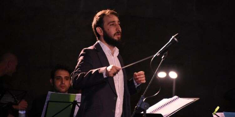 Israeli conductor Tom Cohen in 2018 Israeli conductor, Moroccan pilot break sound barriers