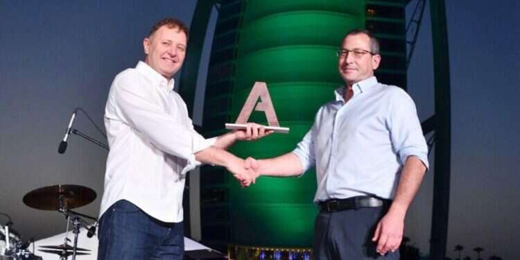 'Tech for humanity': Israeli startup developing universal blood awarded in Dubai