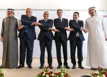 Historic summit brings Arab states, Israel together