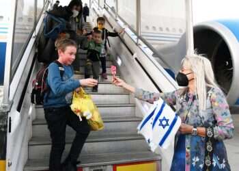 Dozens of Ukrainian Jews land in Israel, 'thankful for being saved'