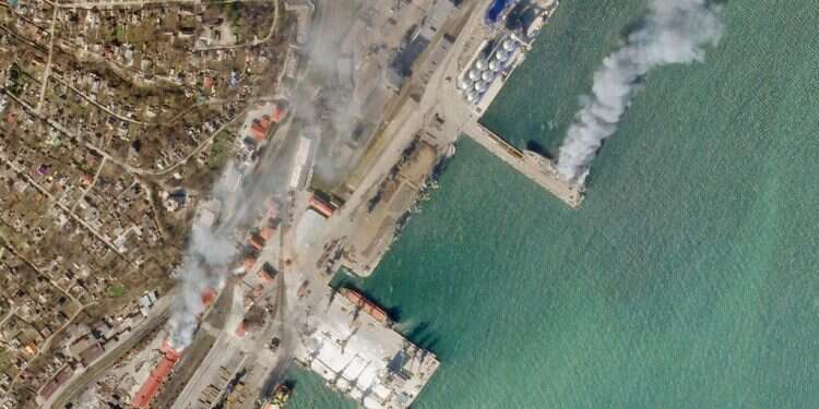 Amid reports of chemical weapons, 10,000 civilians said dead in Mariupol