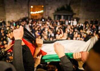 Police on high alert as 250,000 Muslims arrive at Al-Aqsa for Qadr Night