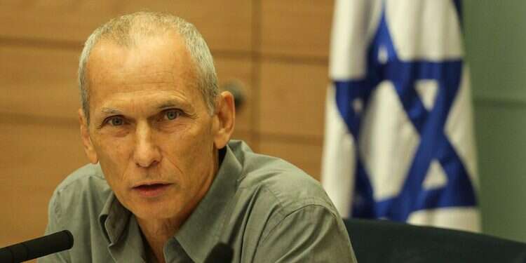 Israel to make it easier for Israelis to bear arms in wake of terror wave