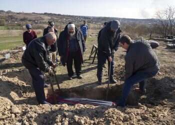 Ukrainian Jews mark Passover amid death and devastation
