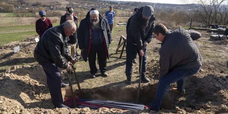 Ukrainian Jews mark Passover amid death and devastation