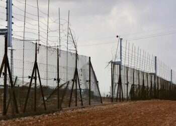 Cabinet decision to build security wall ignores diplomatic ramifications