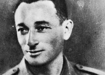 Executed Irgun fighter's tefillin found after 75 years