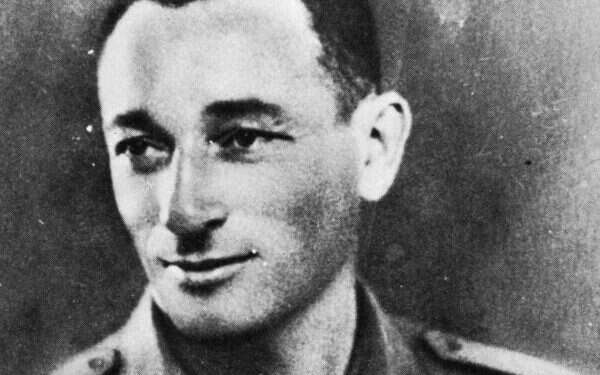 Dov Gruner Executed Irgun fighter's tefillin found after 75 years