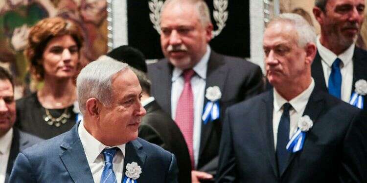 Despite coalition crisis, Gantz won't join Netanyahu, minister says