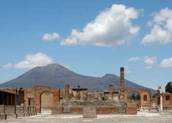 Robot dog helps manage Pompeii ruins