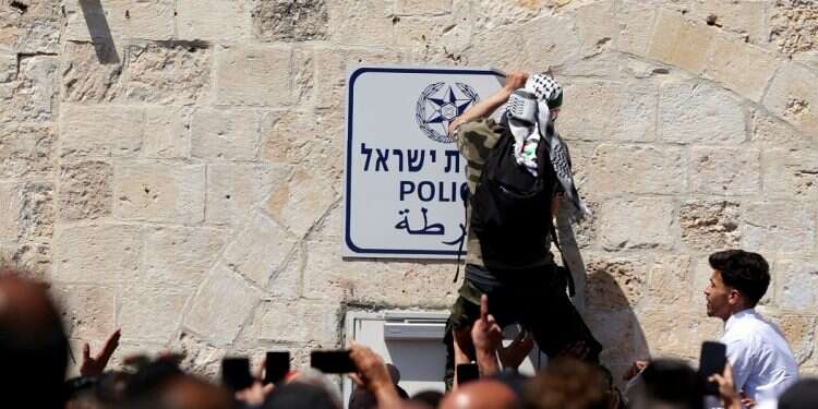 UAE summons Israeli envoy, Blinken insists on 'status quo'