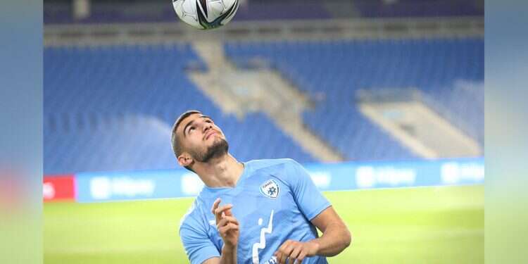 Israeli soccer player Liel Abada Diamonds on the soles of his shoes