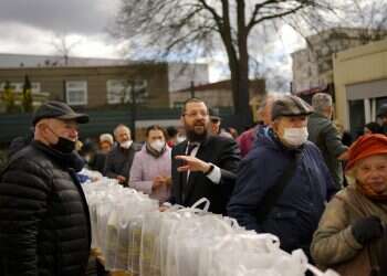 Chabad mobilizes to help Ukrainian Jews celebrate Passover