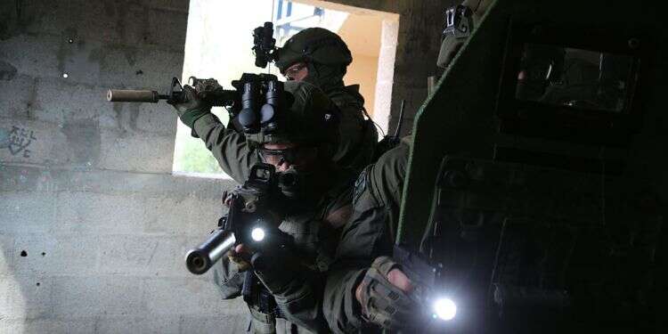 Members of the Israel Police's Counterterrorism Unit in training Terrorists who carried out attack in Elad apprehended after 4-day manhunt