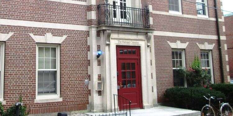 Pro-Israel editor of 'Harvard Crimson' blasts editorial supporting BDS