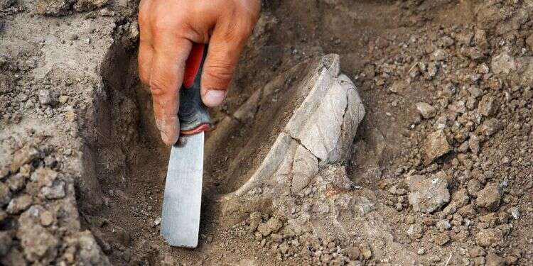 Study suggests Jerusalem vessels were ancient hand grenades