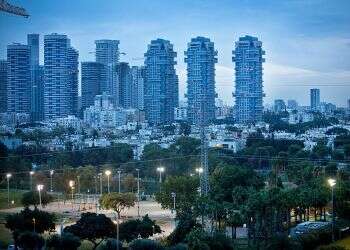 Sales of homes for over NIS 15M up 50%.