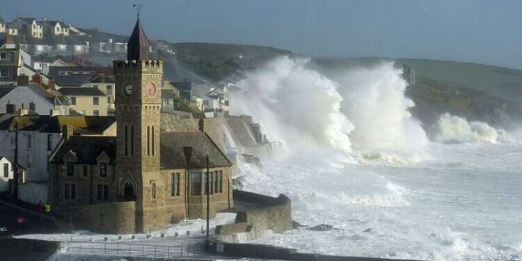 Remains of UK estate that housed Jewish refugees up for sale