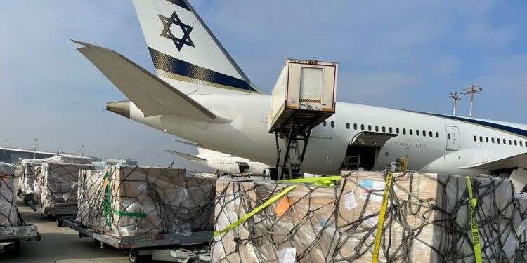 Israel shipped 2,000 helmets and 500 flak jackets to Ukraine Israel sends defensive gear to Ukraine rescue organizations