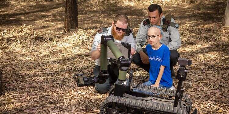 IDF helps make wish of ailing teens come true