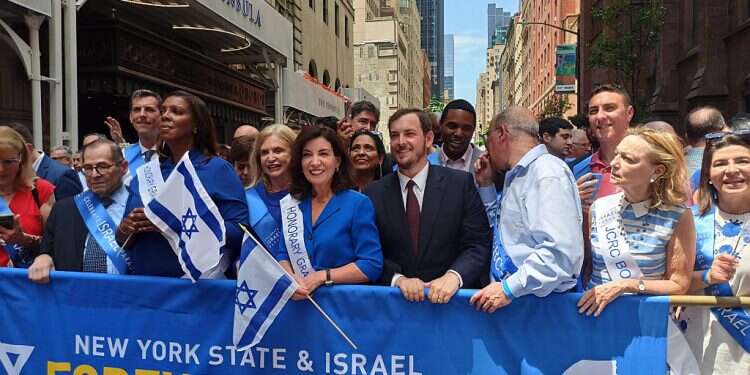 Celebrate Israel Parade marches down 5th Ave for first time in 2 years