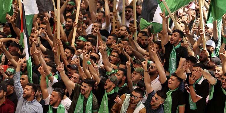 Hamas scoops up majority student council seats at major Palestinian university