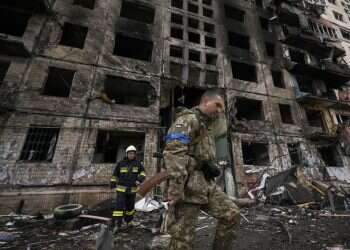 Russia shells over 40 towns in Donbas region in effort to surround Ukrainian forces