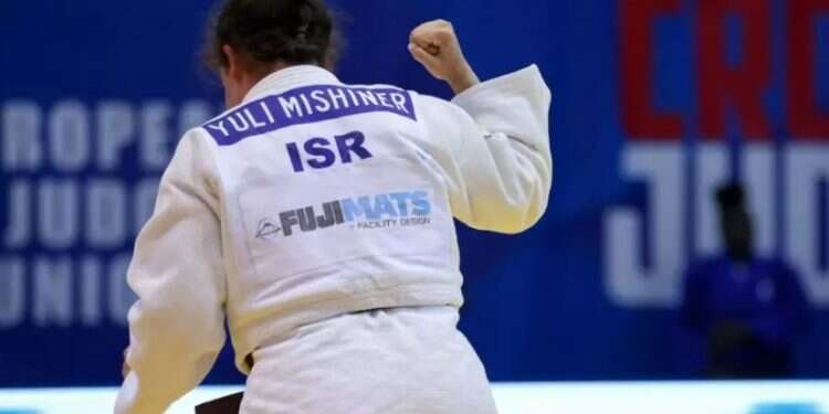 Israeli judoka Yuli Mishiner wins European cadet championships silver