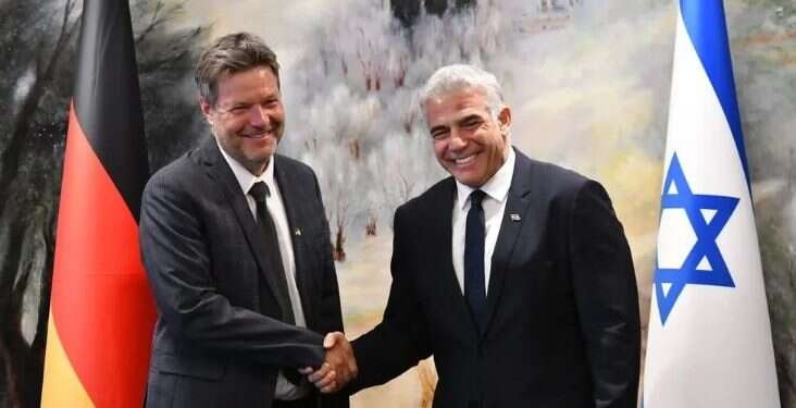 FM Lapid meets with vice chancellor of Germany