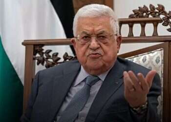 Abbas weighs steps to pressure Israel to return to peace talks
