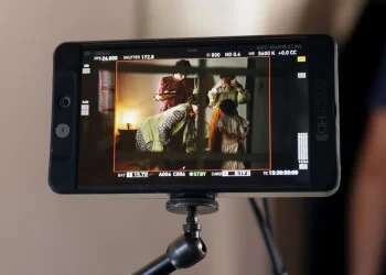 Film tells of Bosnian Muslims and Jews saving one another in wars